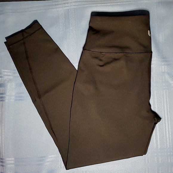 NWOT Lole 24" Solid Black Fitted Leggings - Size Small - Picture 2 of 16